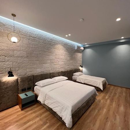 Bujtina Apsus Hotel Berat Bagian luar foto