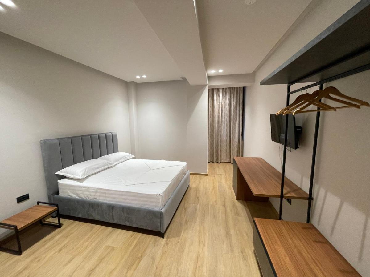 Bujtina Apsus Hotel Berat Bagian luar foto