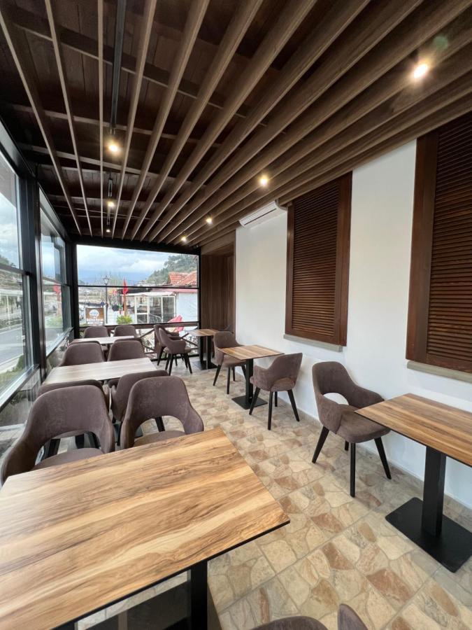Bujtina Apsus Hotel Berat Bagian luar foto