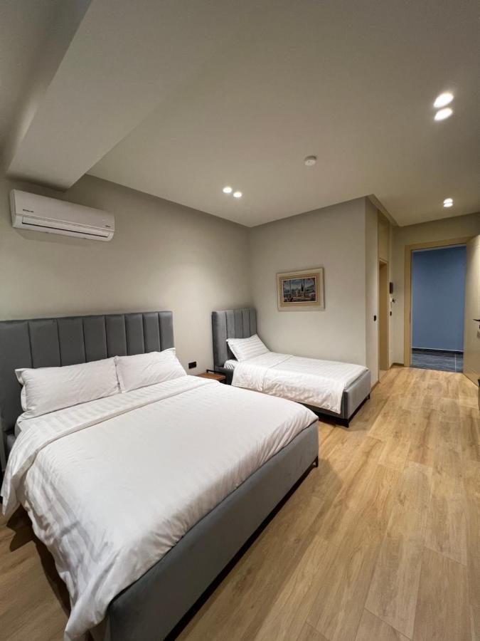 Bujtina Apsus Hotel Berat Bagian luar foto