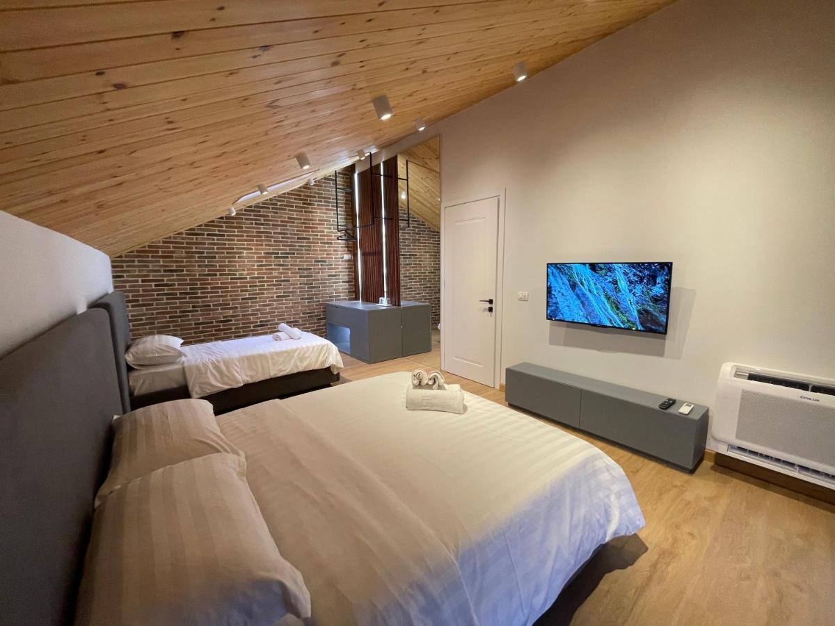 Bujtina Apsus Hotel Berat Bagian luar foto