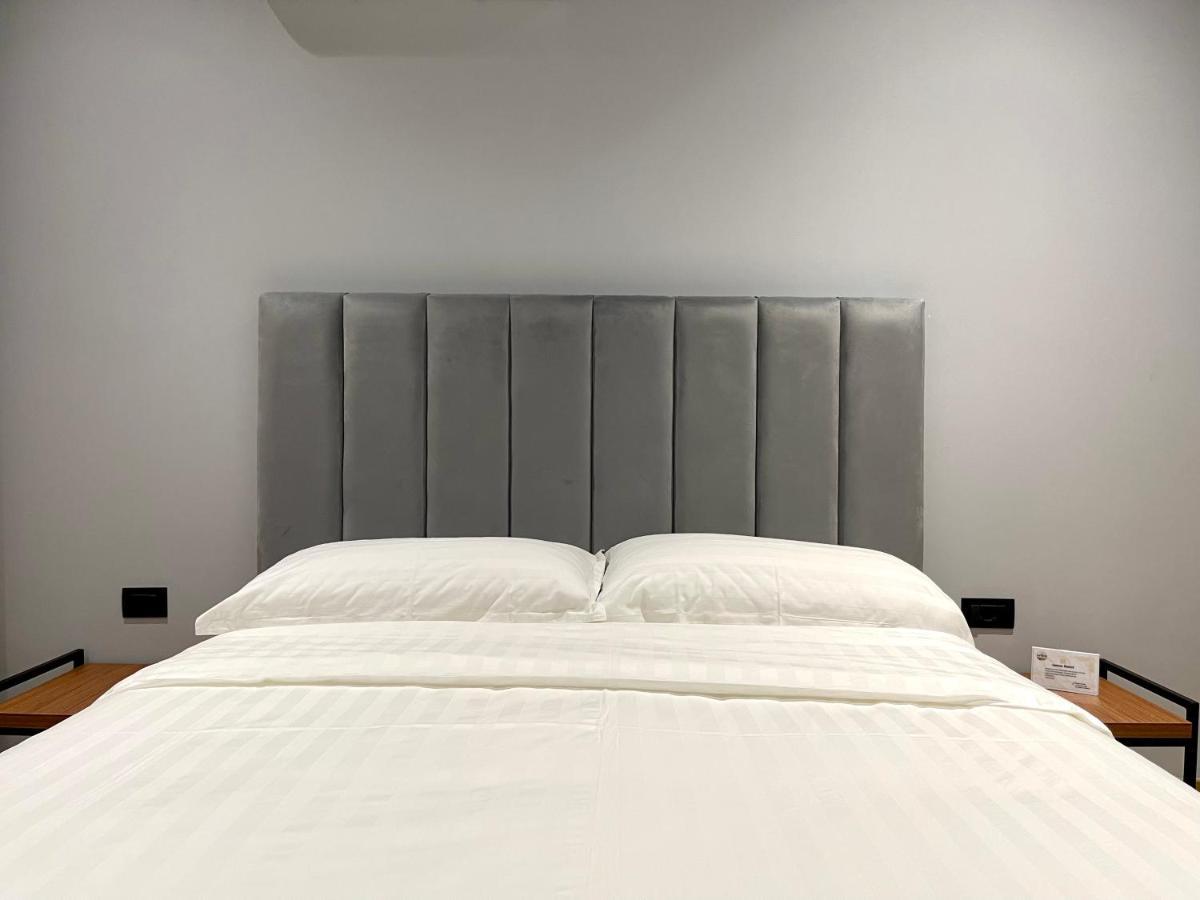 Bujtina Apsus Hotel Berat Bagian luar foto