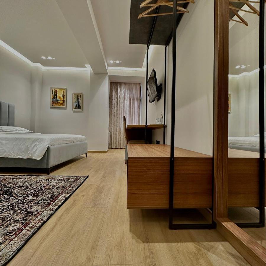 Bujtina Apsus Hotel Berat Bagian luar foto