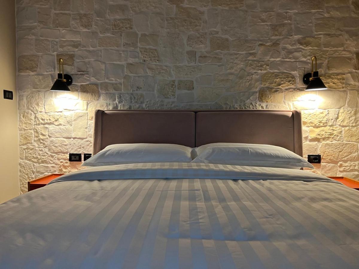 Bujtina Apsus Hotel Berat Bagian luar foto