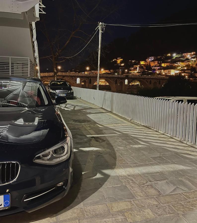 Bujtina Apsus Hotel Berat Bagian luar foto